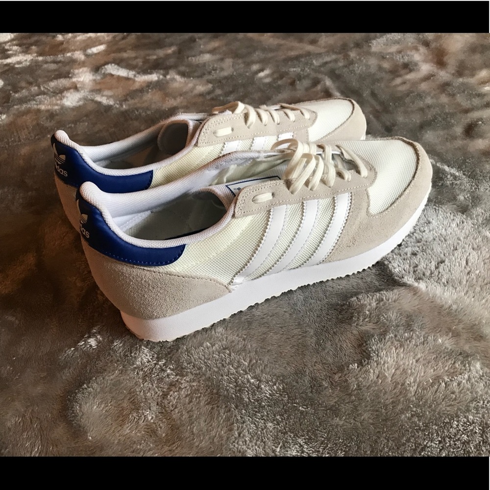 Adidas Sneakers